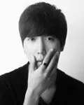 가수인 현준의 대표 이미지