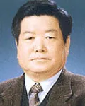 대학교수인 차일남의 대표 이미지