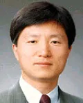 대학교수인 윤용규의 대표 이미지
