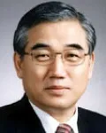 (전직)국영기업인, (전직)제2금융인, (전직)은행인인 정홍식의 대표 이미지