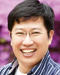 영화감독인 신현원의 대표 이미지