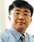대학교수인 홍성철의 대표 이미지
