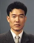 변호사인 황동규의 대표 이미지