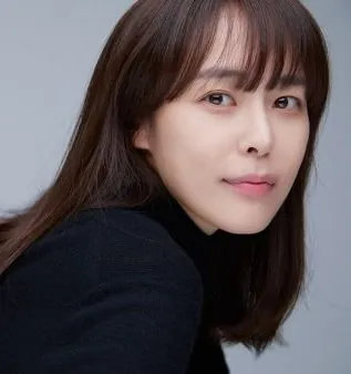 탤런트, 영화배우인 이하나의 대표 이미지