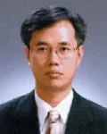 대학교수인 정충기의 대표 이미지