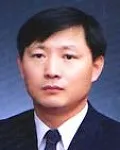 정형외과의사, 대학교수인 조윤제의 대표 이미지