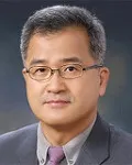 대학교수, (전직)기업인인 엄길청의 대표 이미지