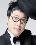 가수인 윤동섭의 대표 이미지
