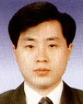 판사인 신동헌의 대표 이미지