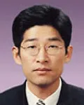 변호사, (전직)판사인 전우진의 대표 이미지