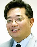 신문기자인 김동균의 대표 이미지