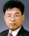 대학교수인 정웅의 대표 이미지