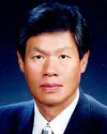 (전직)방송인인 윤영관의 대표 이미지