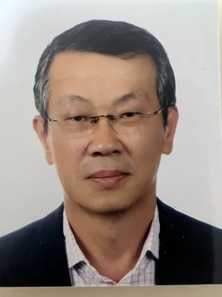 소설가, 신문인, (전직)방송인인 이정의 대표 이미지